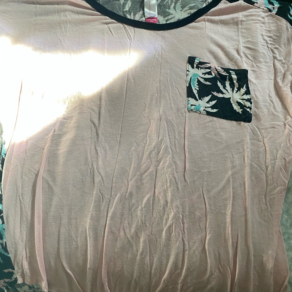 *4 for $20*---No boundaries top